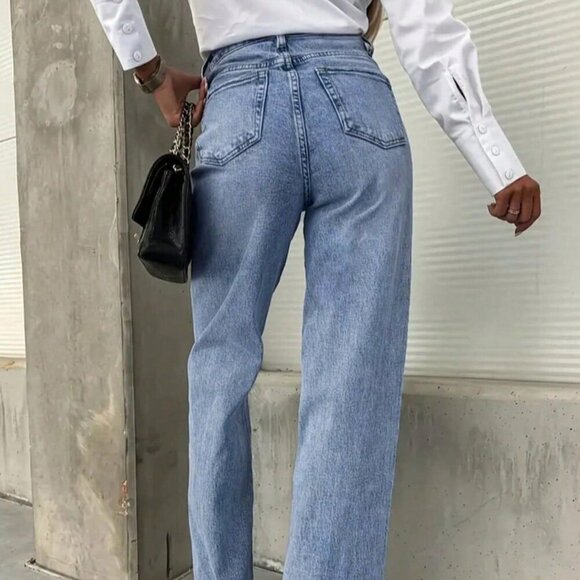 Light Wash Casual Women's Straight Leg Jeans With Pockets - Picture 2 of 4